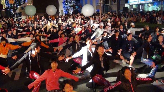 ライトファンタジーのオープニングでのフラッシュモブ演出