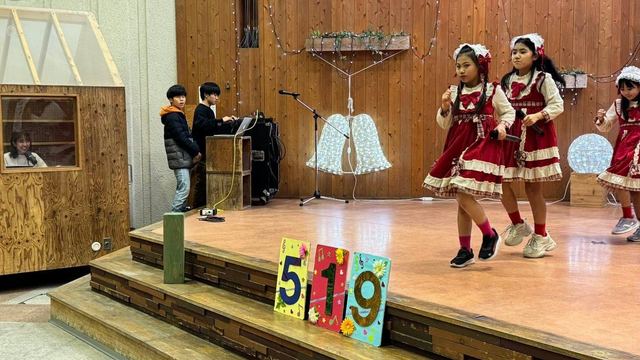 舞台や音響を学ぶ子どもたち